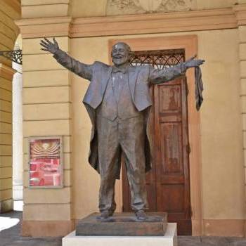 Statua Luciano Pavarotti - Modena